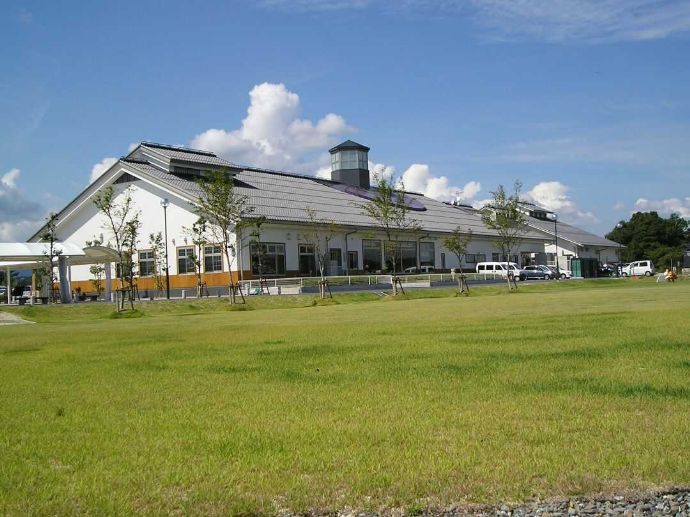 道の駅「藤樹の里あどがわ」の芝生広場