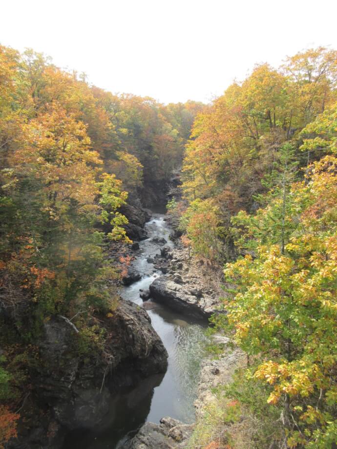 紅葉の季節の岩内仙峡