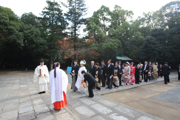 阿比太神社では雨天でも挙式は可能ですか？