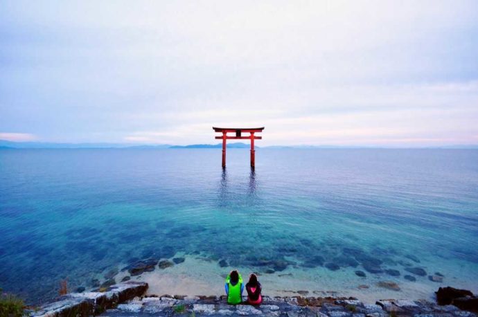 滋賀県高島市にある藤樹の里あどがわから好アクセスな白鬚神社