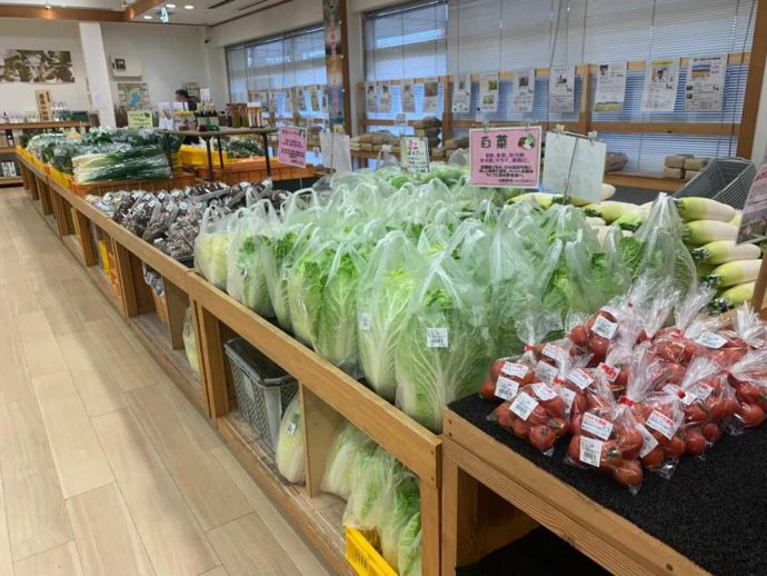 滋賀県高島市にある藤樹の里あどがわで並ぶ新鮮な野菜たち