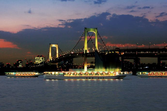 お台場の夜景を楽しむことができる屋形船 あみ達