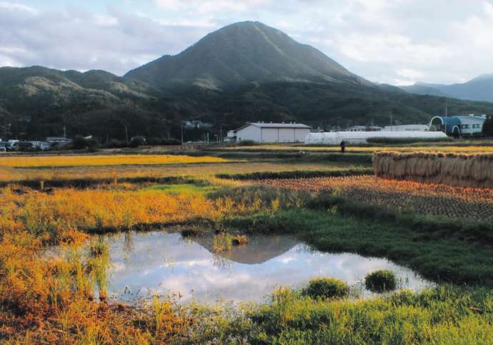 青木村の夫神岳