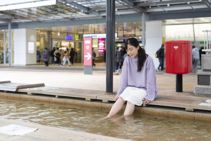 熱海市の熱海駅前の足湯