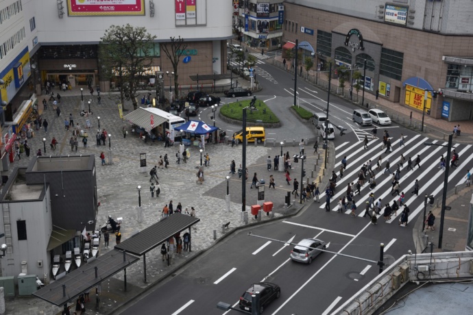 本厚木駅前の風景