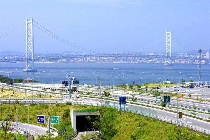 ハイウェイオアシスから見た明石海峡大橋