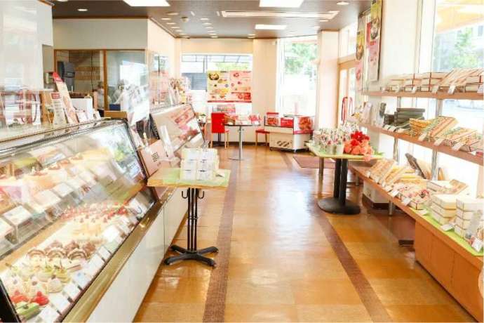 「バイカル 金閣寺店」の店内の様子