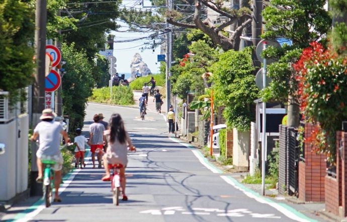 ラチエン通りからみえるえぼし岩の図