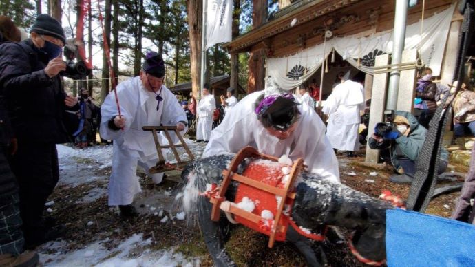 刈谷沢神明宮お田植え祭りの様子