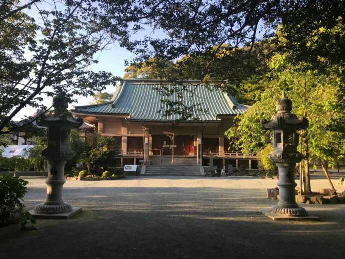 鎮國寺の護摩堂外観