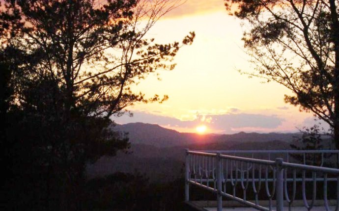 チロリン村キャンプグランドから望む夕日