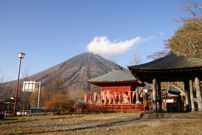 日光山中禅寺から見える山々