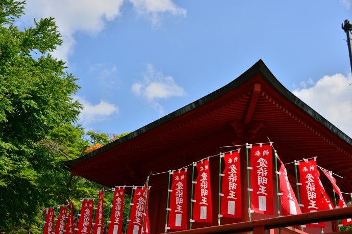 日光山中禅寺にある朱色の愛染堂