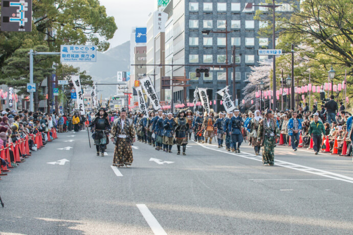 静岡市で実施される「静岡まつり」の様子