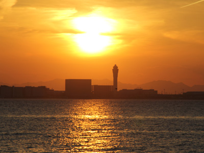 常滑市内で見られる夕日の景色