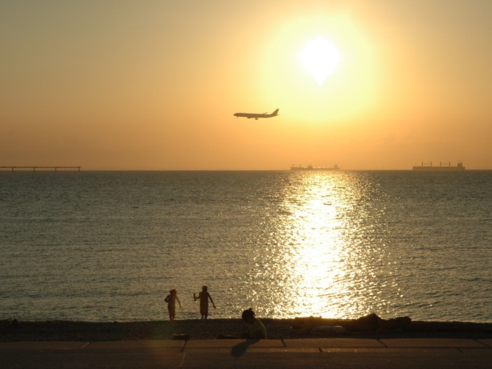 りんくうビーチから見られる夕日の風景