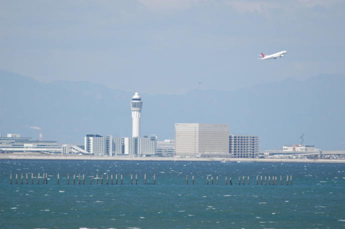 愛知県常滑市の中部国際空港付近の様子