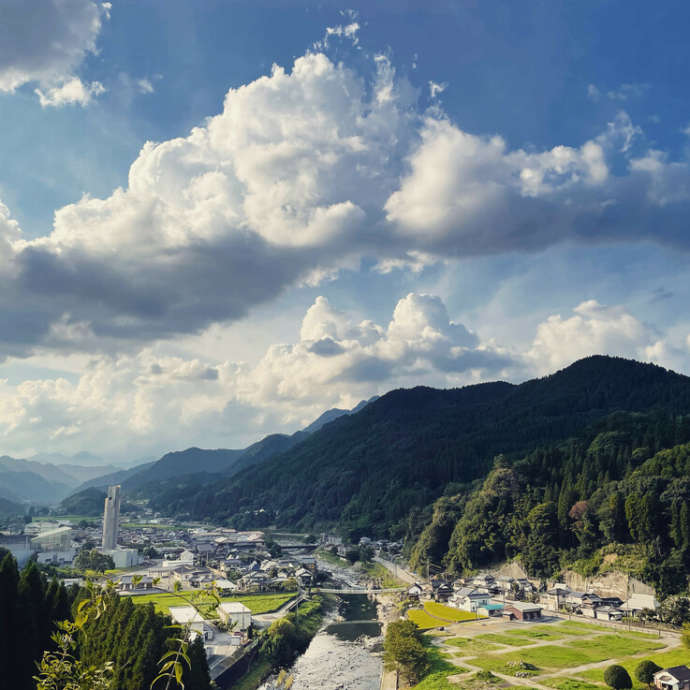 奥耶馬溪憩の森キャンプ場がある山国の風景