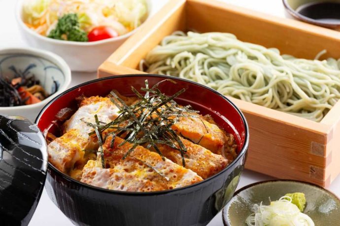 道の駅クロステンの妻有ポークのかつ丼そばセット