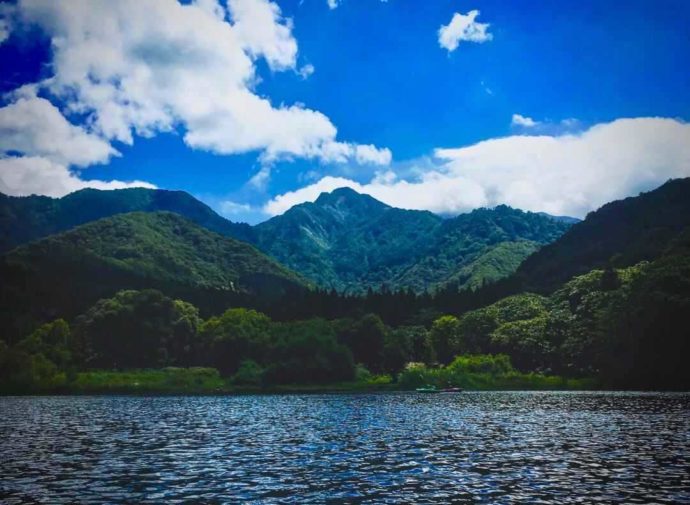 新潟県南魚沼郡にある大源太キャニオンキャンプ場からほど近くの大源太山