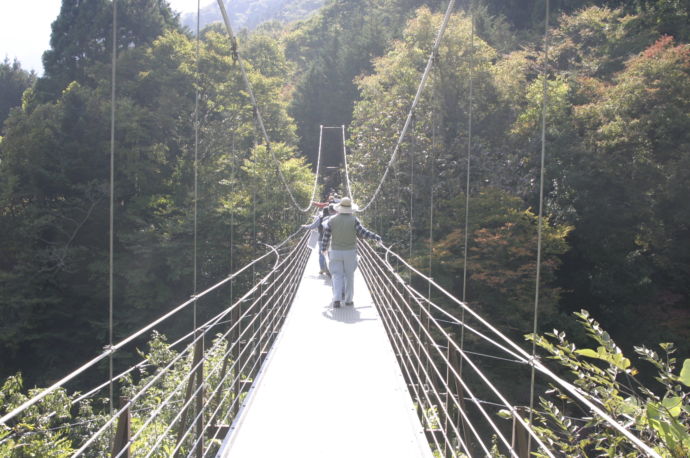 道志村にある久保つり橋