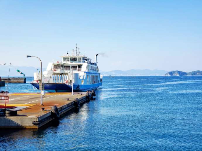 江田島市からフェリーが発つ際の風景