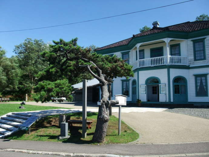 江差町にある旧檜山爾志郡役所（江差町郷土資料館）の外観