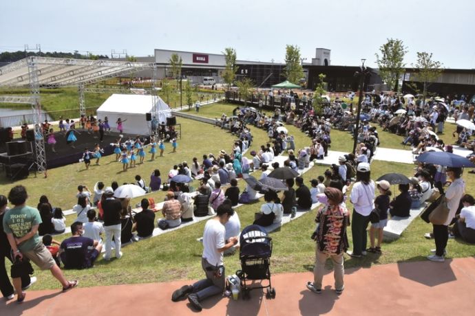 袋井駅南の公園でのイベント風景