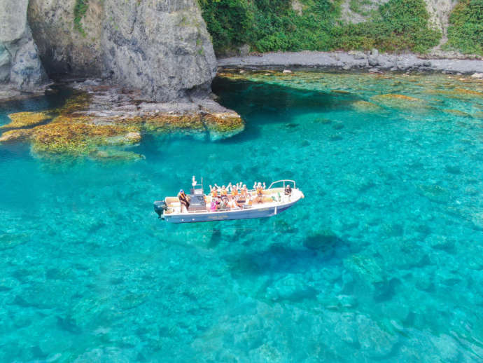 岩部海岸の透き通って美しい海