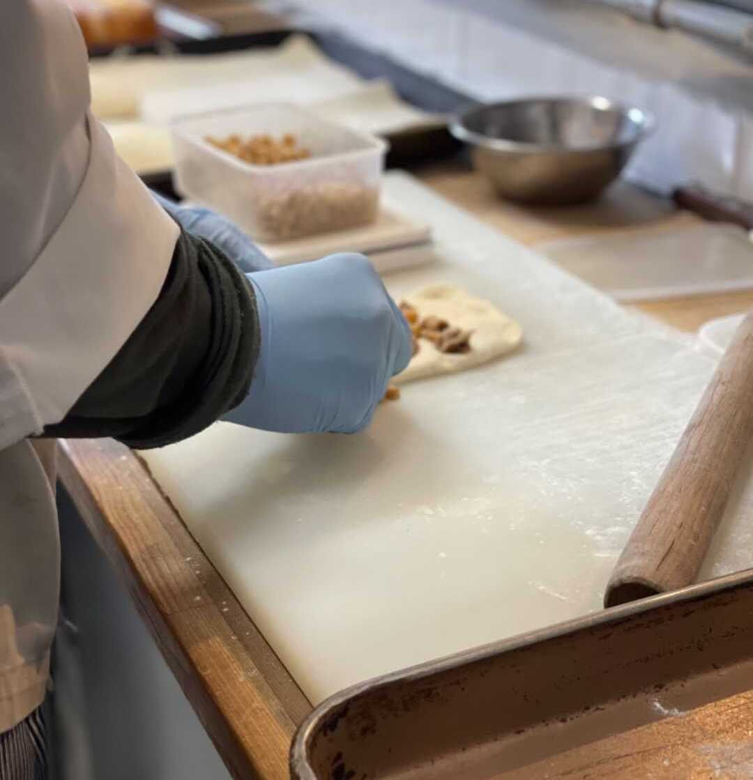 神戸屋 ふるや店の製造風景