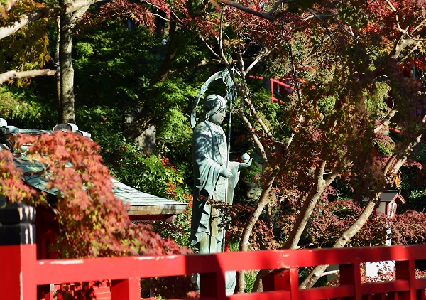 縁結びの岩水寺に祀られているお地蔵様