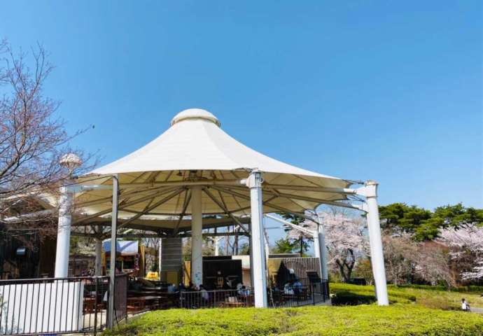 「ヨーローヒョウタン工房」がある「養老公園」内の飲食コーナー「楽市楽座・養老」の様子