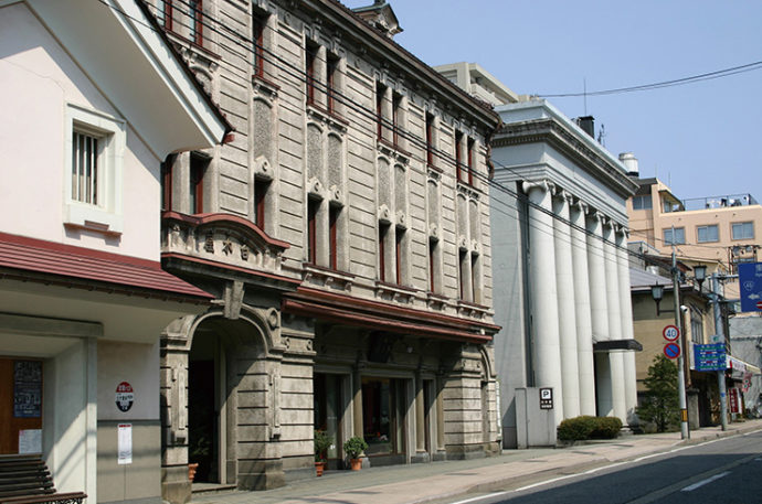 七日町通りのレトロな町並み