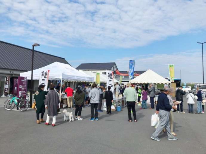 「道の駅 発酵の里こうざき」で2018年に開催されたイベントの様子