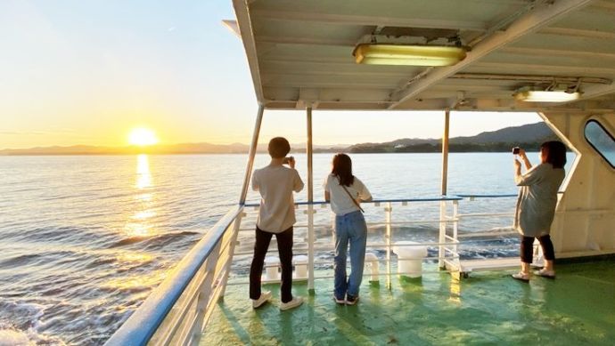 静岡県浜松市にある「浜名湖遊覧船」のサンセット時の様子