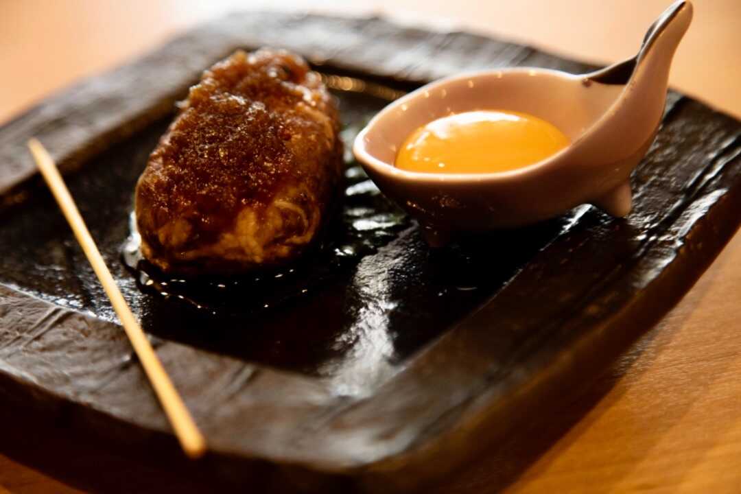 「焼鳥居酒屋 英」の幻のつくね