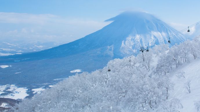 ニセコHANAZONOスキー場から見られる羊蹄山