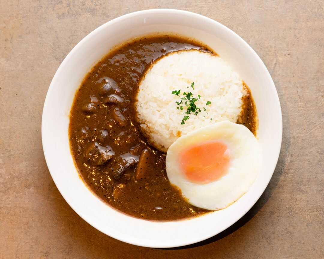 ハワイ カウコーヒーの目玉焼きカレー