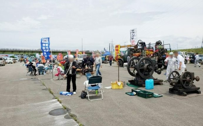 道の駅のイベント「発動機運転会」の様子