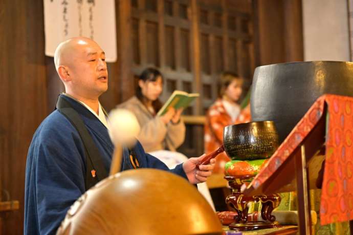 瓦屋禅寺の写経体験