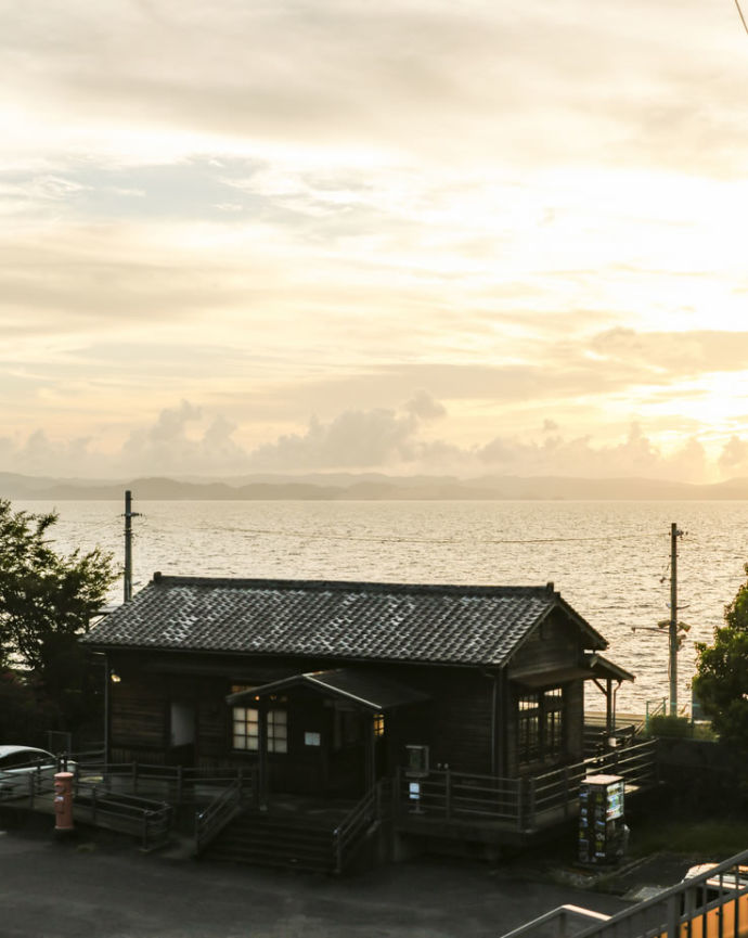 JR大村線・千綿駅から望む大村湾の夕焼け