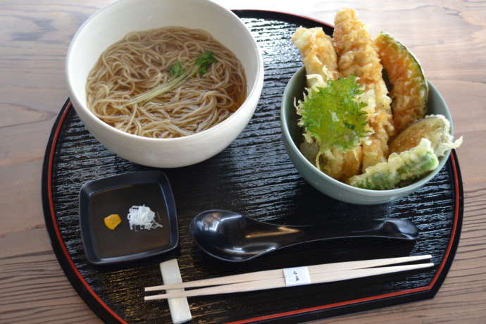 あなご天丼とかけ蕎麦