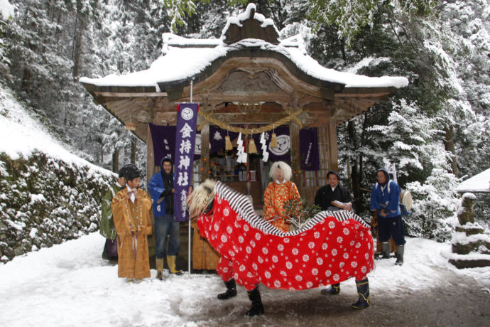 鳥取県日野町にある金持神社