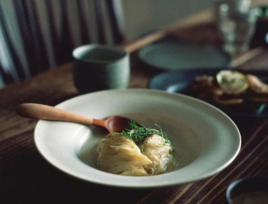 SATOの名物「特製ロールキャベツ」