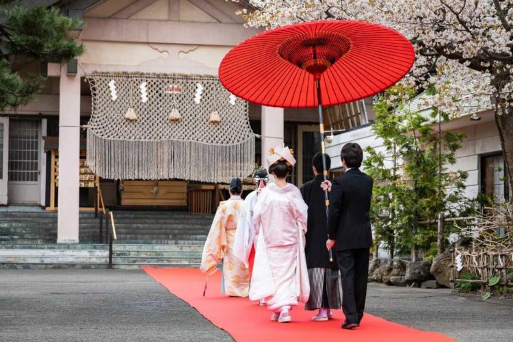 青森県青森市にある廣田神社の参進の儀