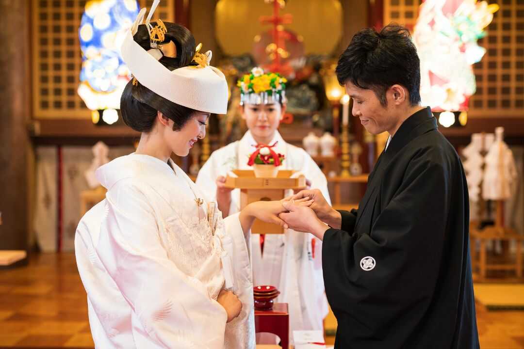 青森県青森市にある廣田神社の指輪交換の儀