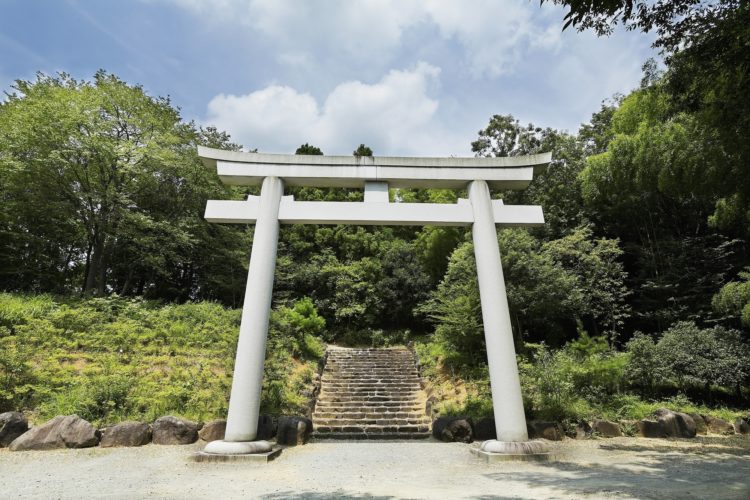 月に何組の神前結婚式を挙げているかについて