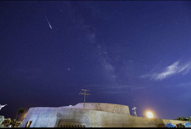 「星の専門店 星あそび」のイベント開催中に見られる星空と流星（流れ星）