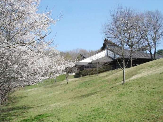 茨城県那珂市の茨城県植物園にある森のカルチャーセンター