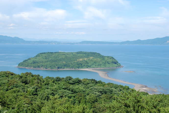 鹿児島湾に浮かぶ無人島「知林ヶ島」の全貌